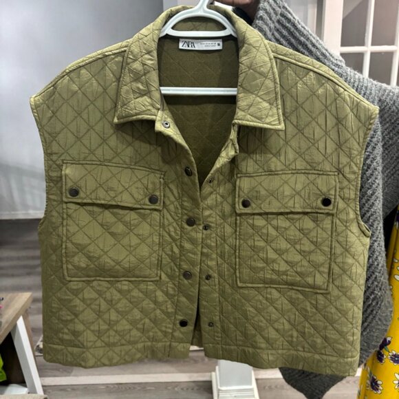 Army Green Vest - Picture 1 of 1